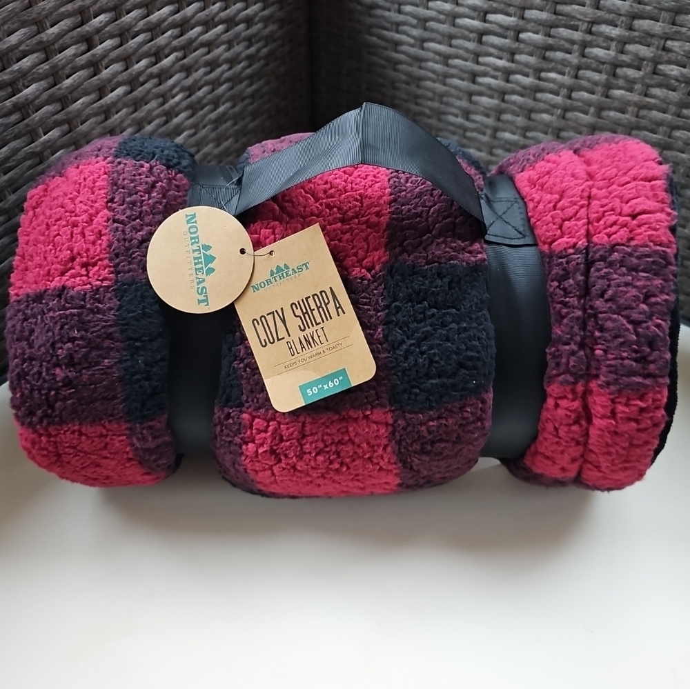 Northeast Outfitters Cozy Sherpa Blanket 50" X 60" New With Tags Buffalo Plaid